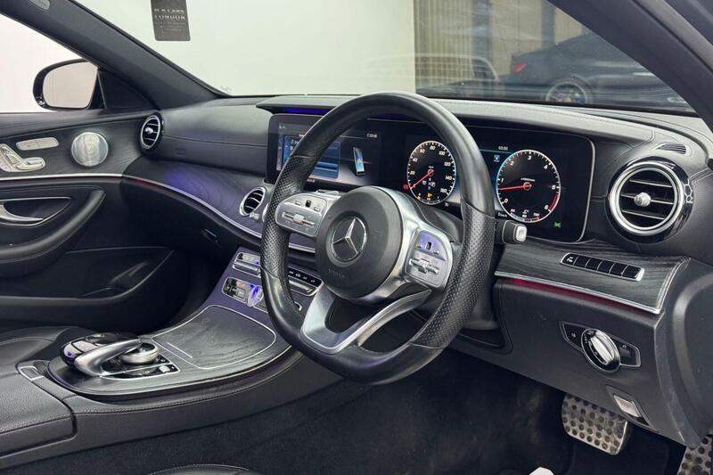 Mercedes-Benz E-Class view 3