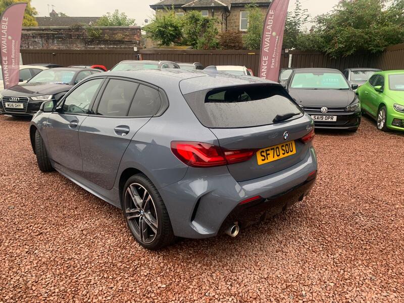 BMW 1 Series view 6