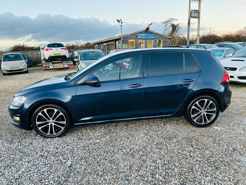 Volkswagen Golf view 6
