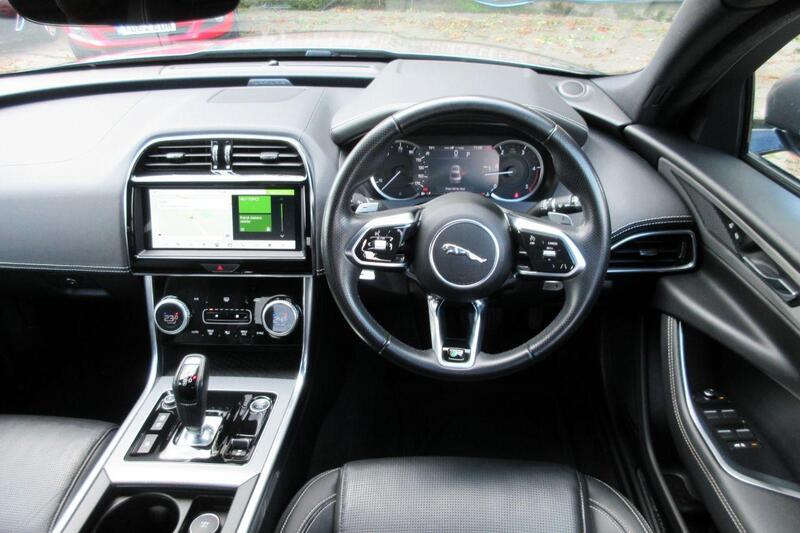 Jaguar Xe view 34