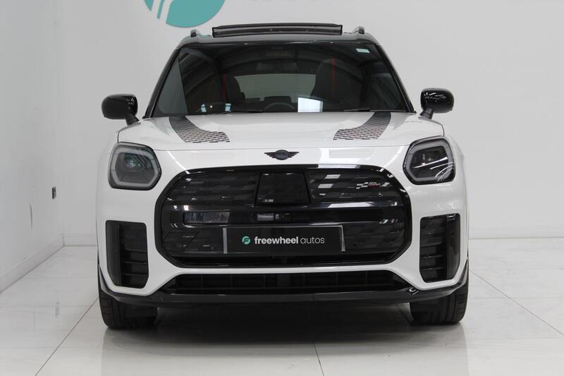 2024 MINI Electric Countryman in White — image 5 of 5