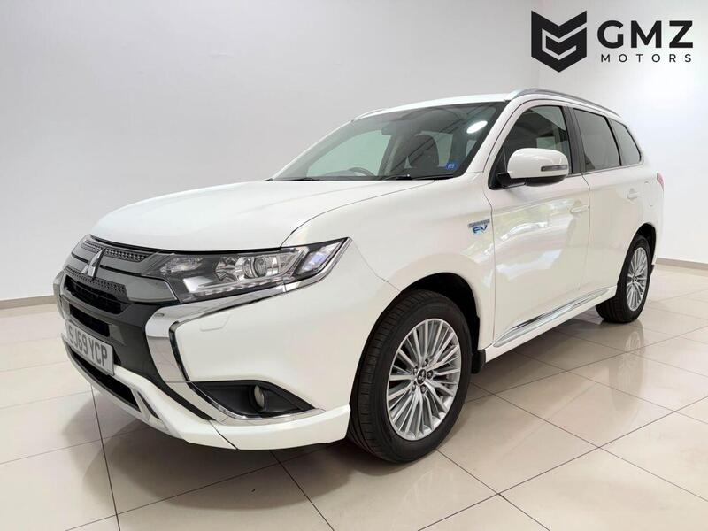 Mitsubishi Outlander view 3