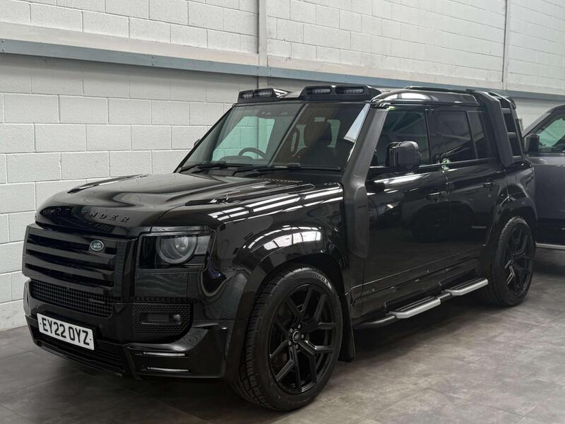 Land Rover Defender 110 view 3