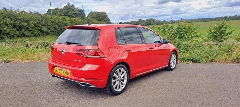 Volkswagen Golf view 6