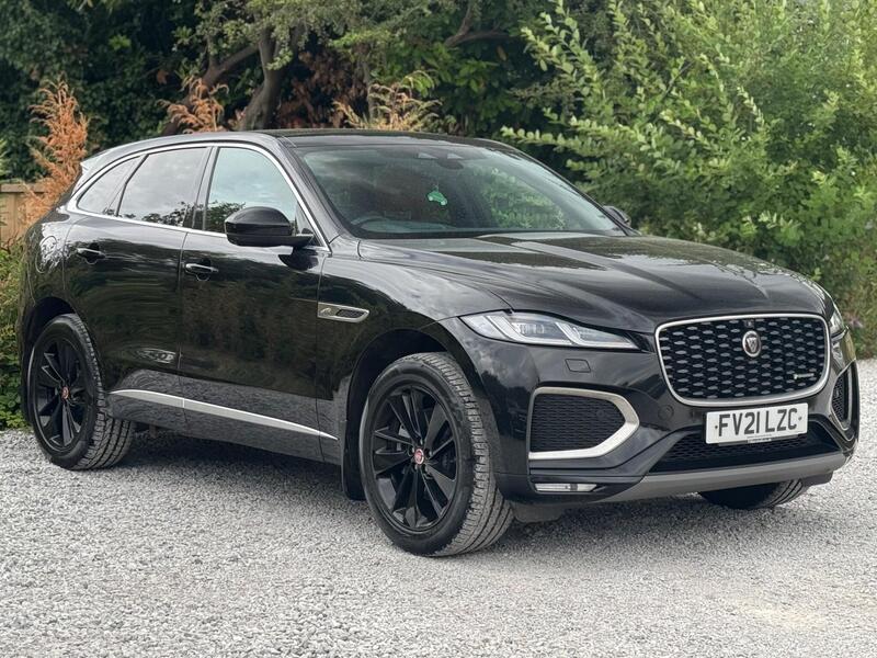 Jaguar F-Pace view 3