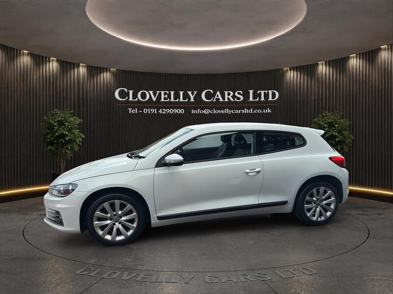 Volkswagen Scirocco view 4