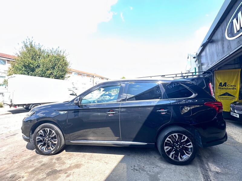 Mitsubishi Outlander view 6