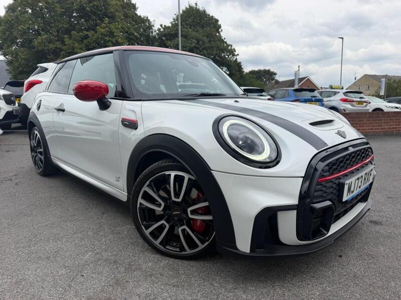 Mini Hatch view 5