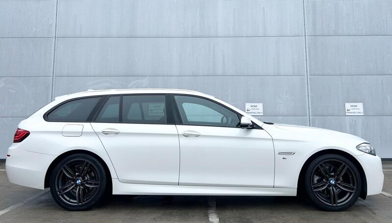 BMW 5 Series view 3