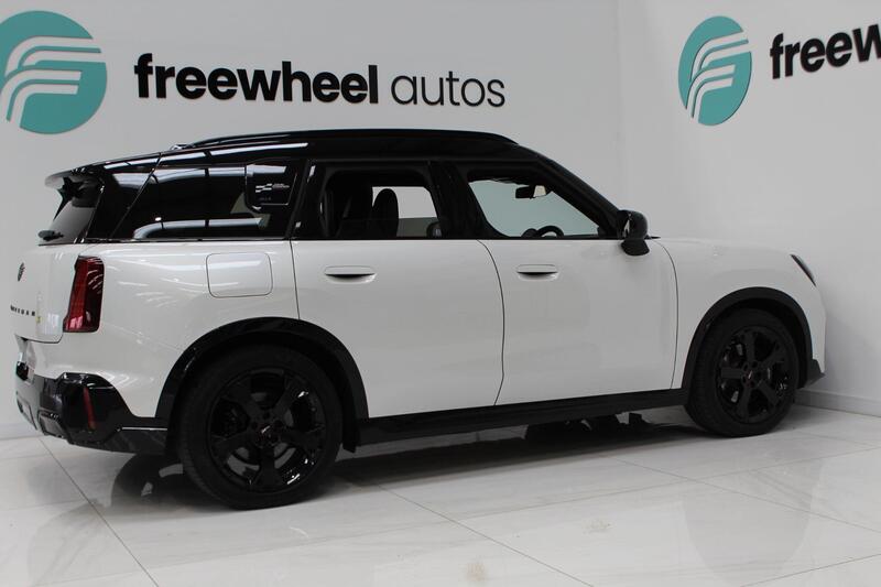 2024 MINI Electric Countryman in White — image 55 of 90