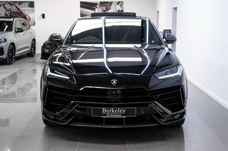 Lamborghini Urus view 5