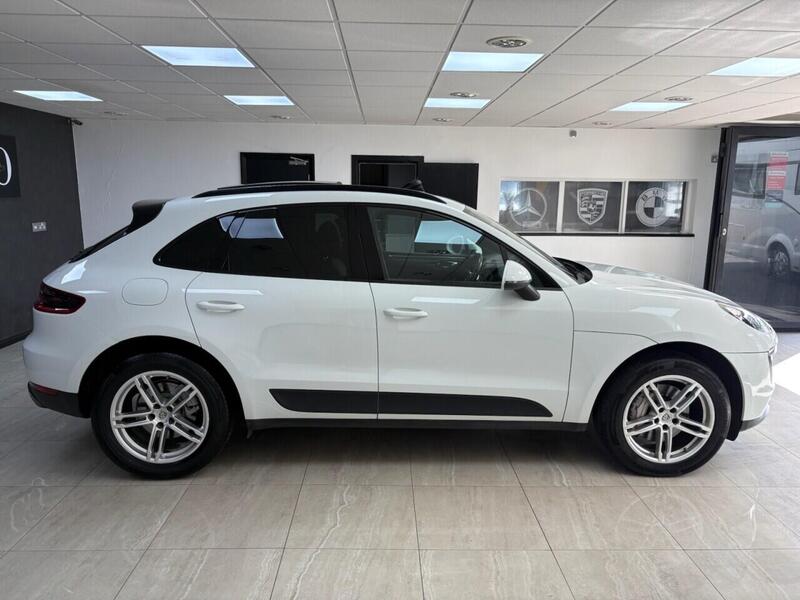 Porsche Macan view 2