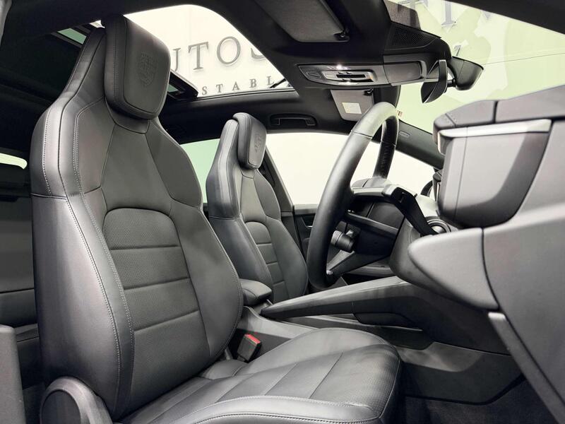 Porsche Macan view 2