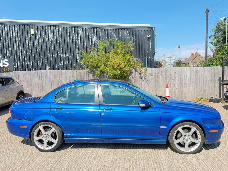 Jaguar X-Type view 2