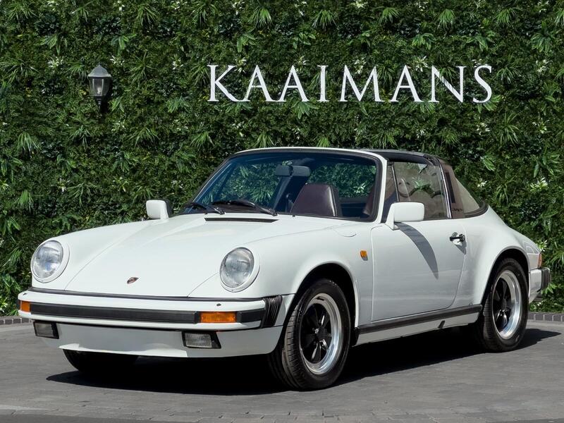Porsche 911 view 3