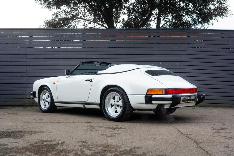Porsche 911 view 3