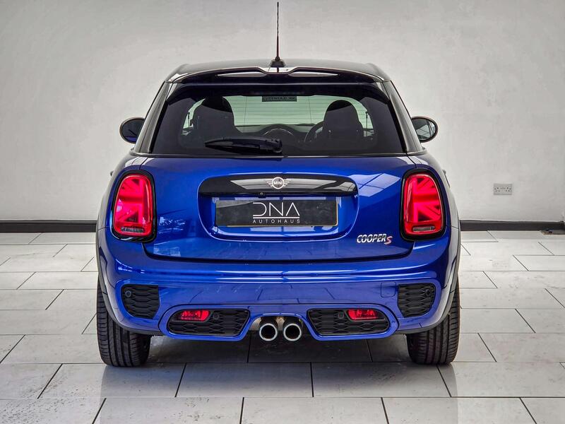 Mini Cooper view 6