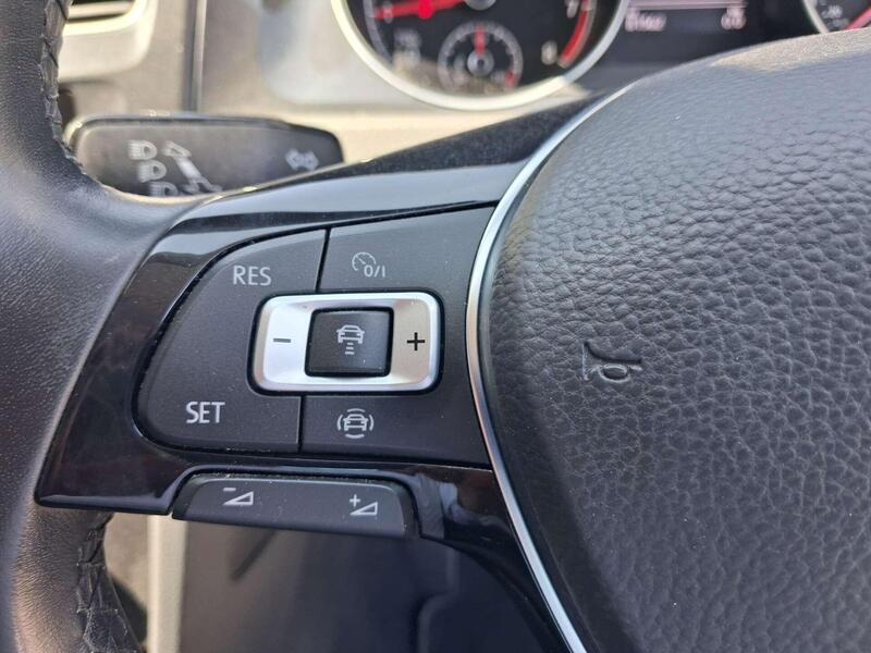 Volkswagen Golf view 6