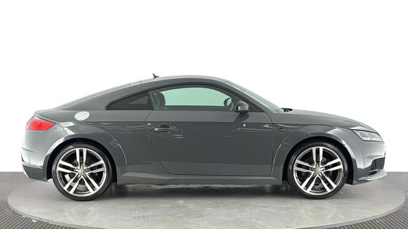 Audi TT view 3