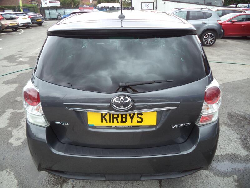 Toyota Verso view 6
