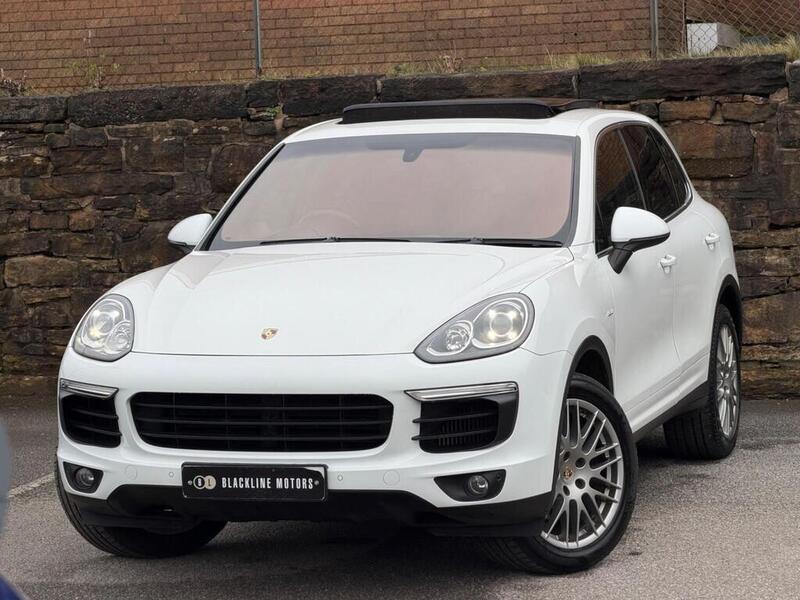 Porsche Cayenne view 3