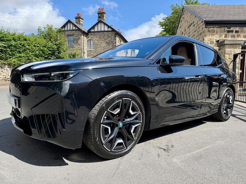 BMW Ix view 6