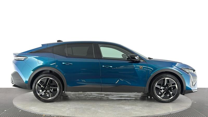 Peugeot 408 view 3