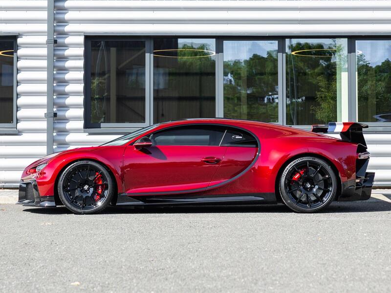 Bugatti Chiron view 6