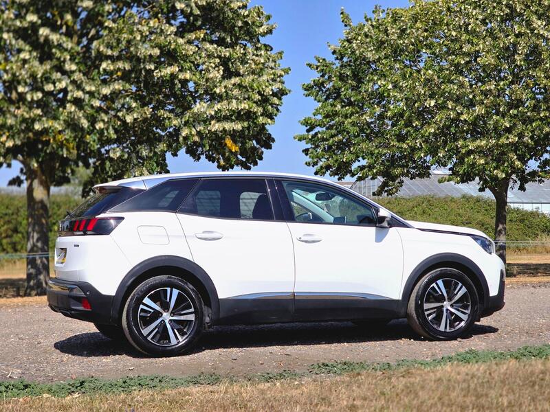 Peugeot 3008 view 4