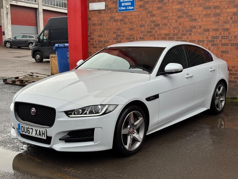 Jaguar Xe view 2