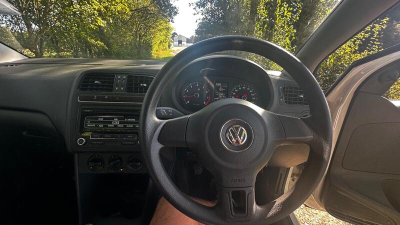 2014 Volkswagen Polo — photo 14
