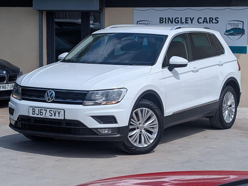 Volkswagen Tiguan view 2