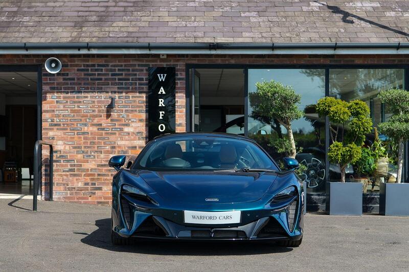 Mclaren Artura view 5