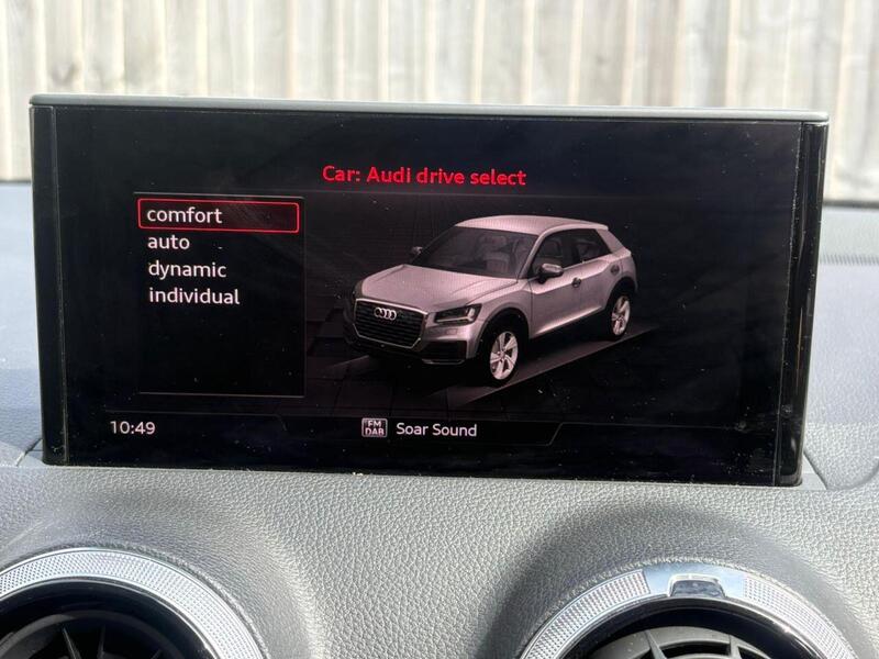 Audi Q2 view 7