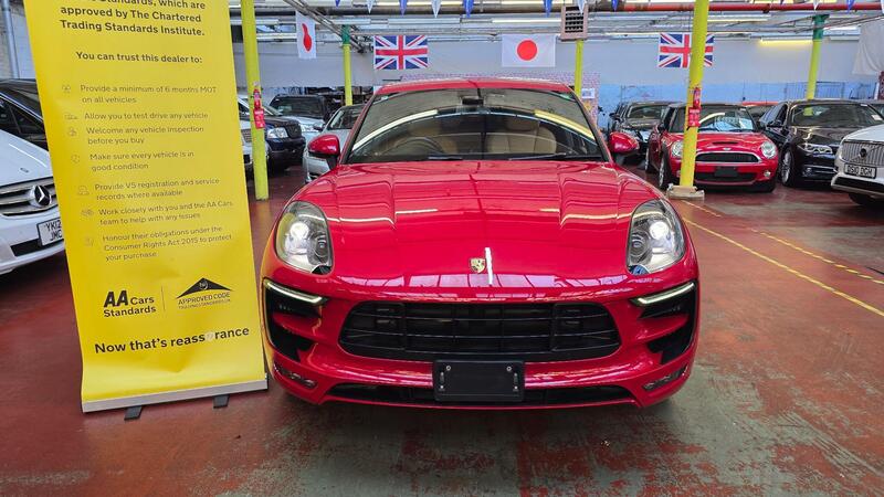 Porsche Macan view 2