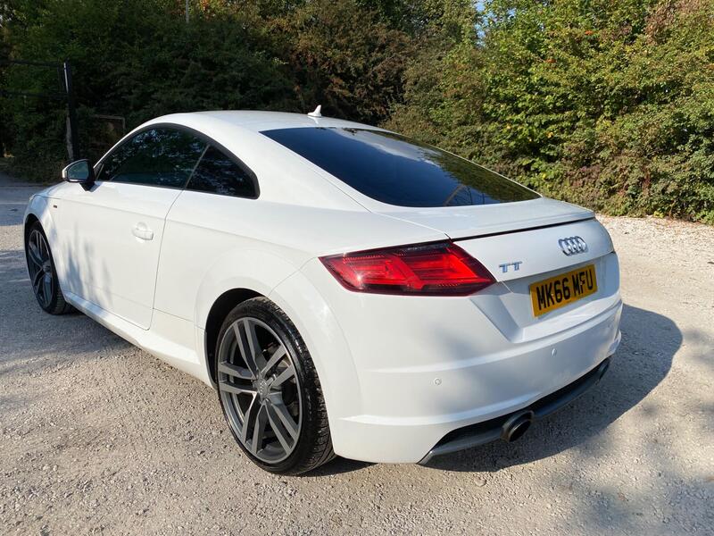 Audi TT view 4