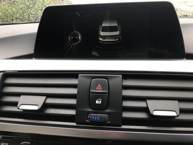 BMW 3 Series view 22