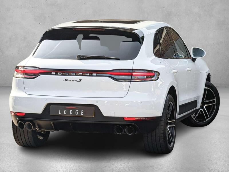 Porsche Macan view 7