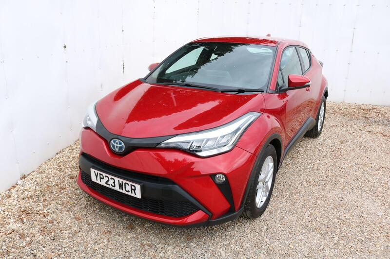 Toyota C-HR main image