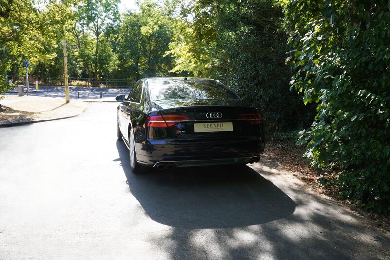 Audi S8 view 5