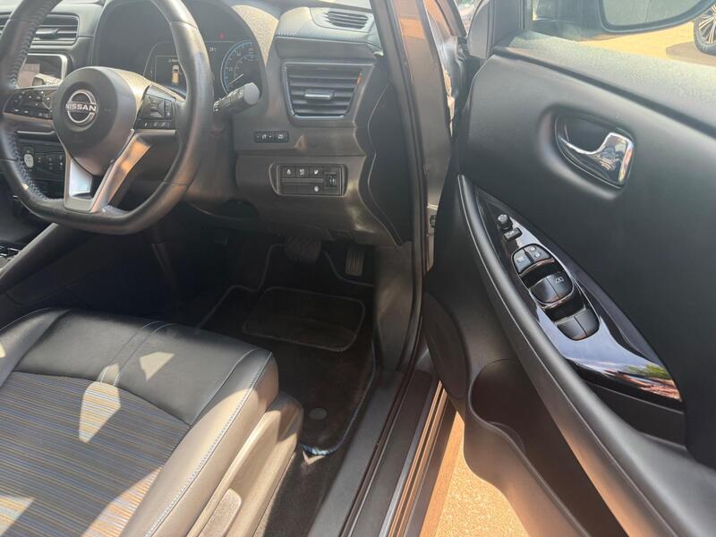Nissan Leaf view 7