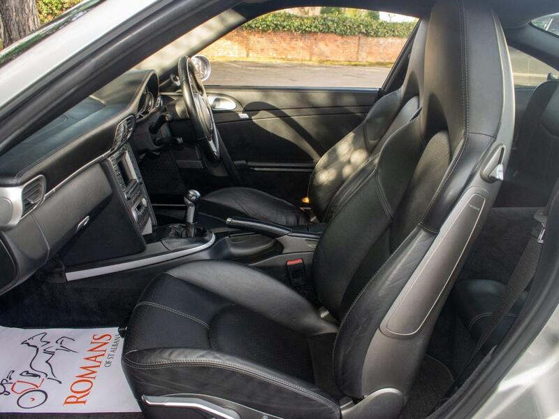 Porsche 911 view 4