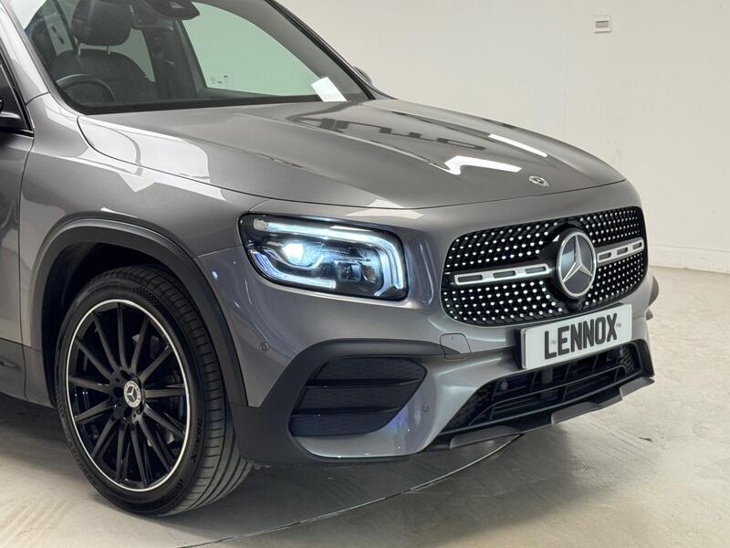 Mercedes-Benz Mercedes-Benz GLB view 5
