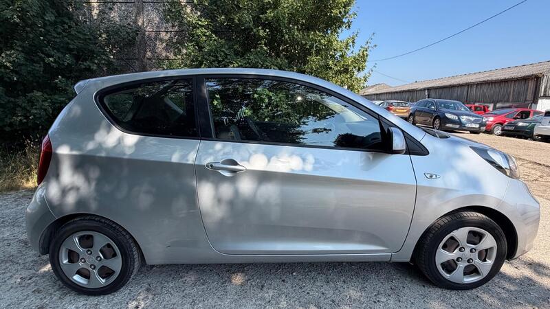 2013 Kia Picanto — photo 8
