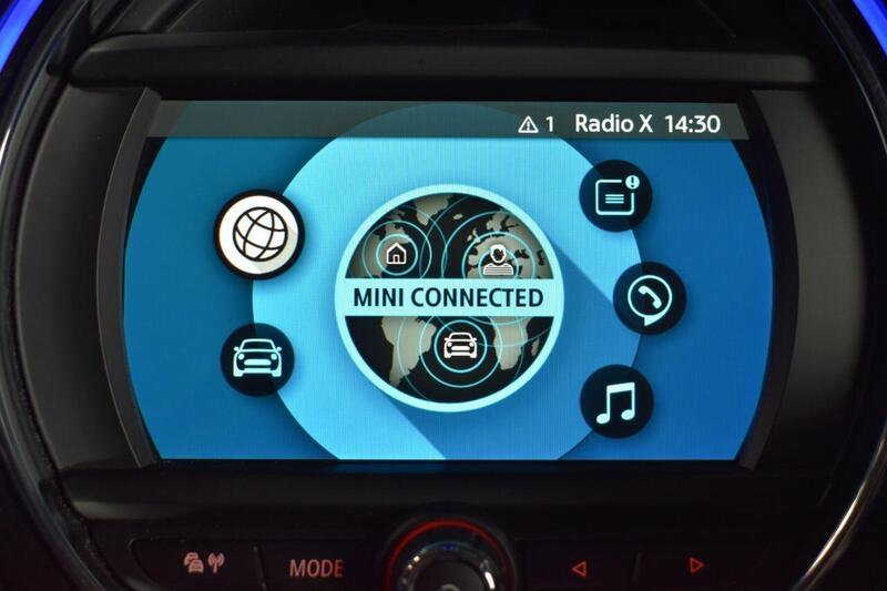 Mini Hatch view 4