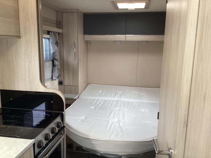 Auto-Trail Expedition C71 — image 25