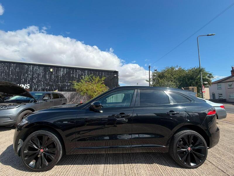 Jaguar F-Pace view 5