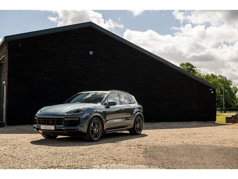 Porsche Cayenne view 3