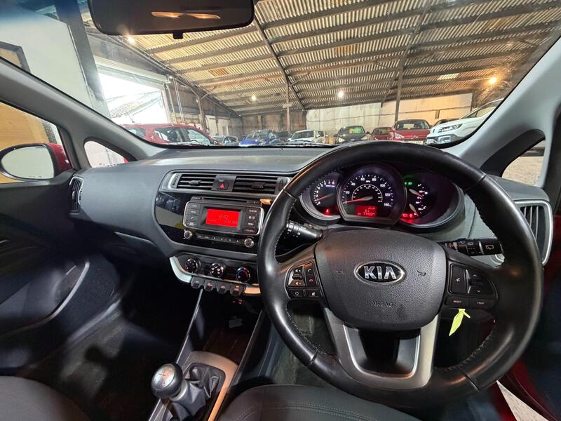 2016 Kia Rio — photo 11