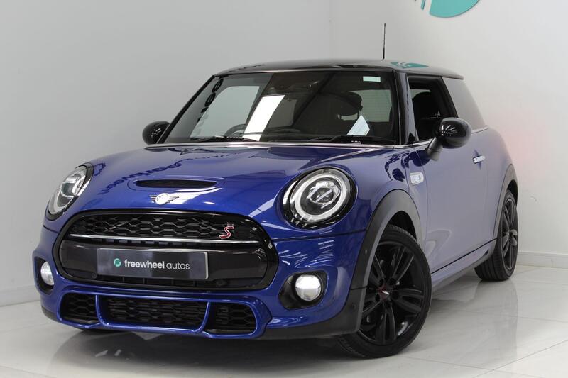 2019 MINI Hatch in Blue — image 4 of 5